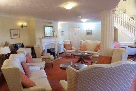 COMMUNAL LOUNGE