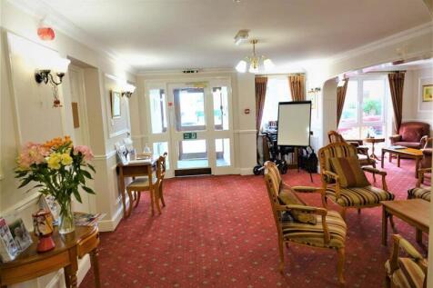 COMMUNAL LOUNGE