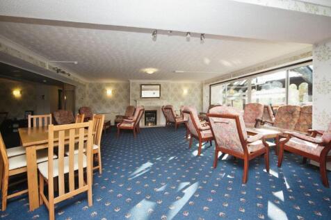 COMMUNAL LOUNGE