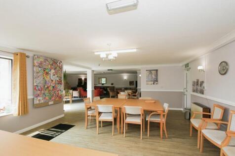 COMMUNAL LOUNGE