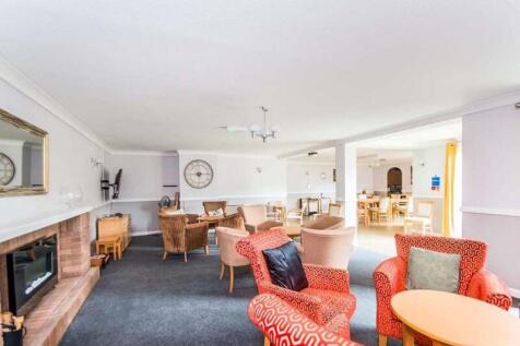 COMMUNAL LOUNGE