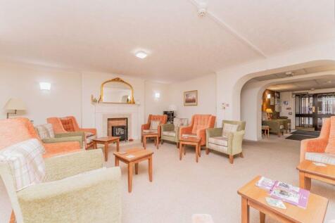 COMMUNAL LOUNGE