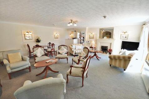 COMMUNAL LOUNGE