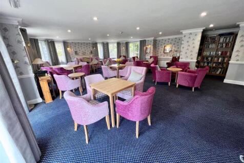 COMMUNAL LOUNGE