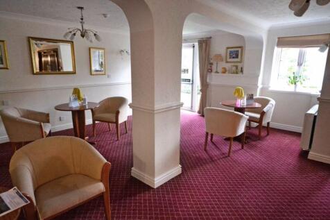 COMMUNAL LOUNGE