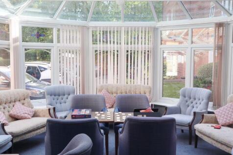 COMMUNAL LOUNGE