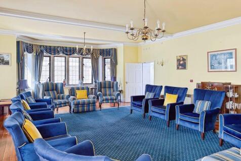 COMMUNAL LOUNGE