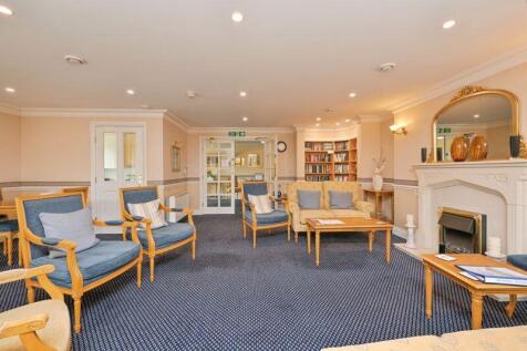 COMMUNAL LOUNGE