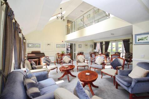 COMMUNAL LOUNGE