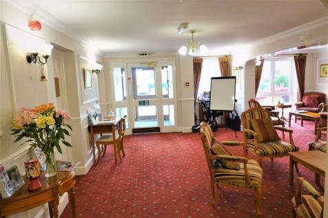 COMMUNAL LOUNGE