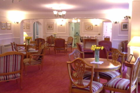 COMMUNAL LOUNGE