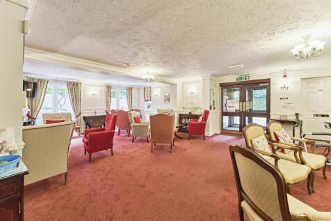 COMMUNAL LOUNGE