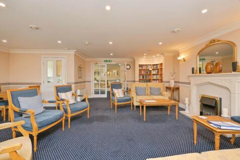 COMMUNAL LOUNGE