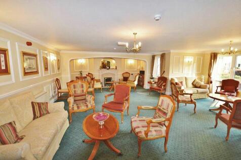 COMMUNAL LOUNGE