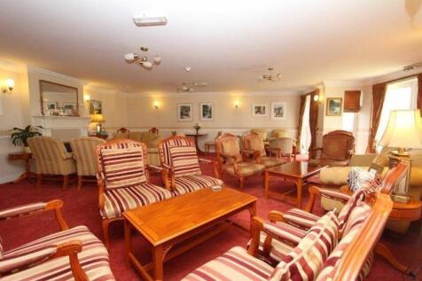 COMMUNAL LOUNGE
