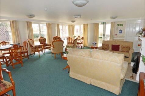 COMMUNAL LOUNGE