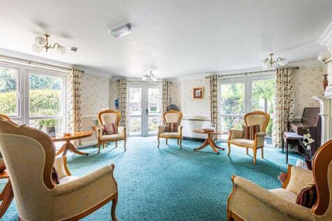 COMMUNAL LOUNGE