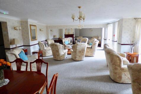 COMMUNAL LOUNGE