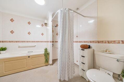 Bath/Wet Room 