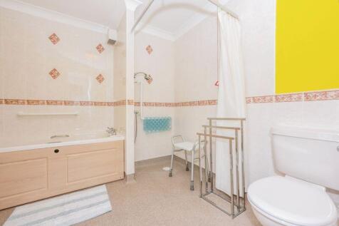 Bath/Wet Room 