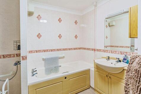 BATHROOM/WET ROOM