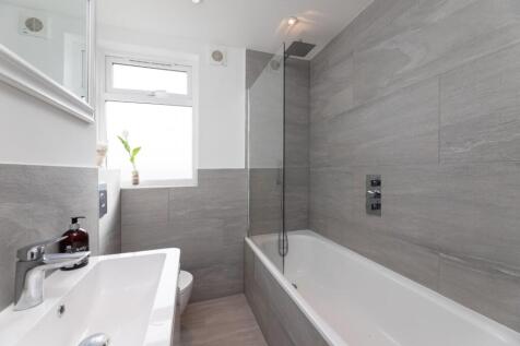 Willcott Road 3F3 - bath.jpg