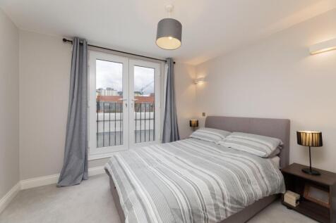 Willcott Road 3F3 - bed.jpg