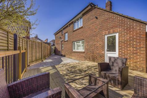 2 Warfield Avenue-Externals-PorticoMarketing-O&#39;Har