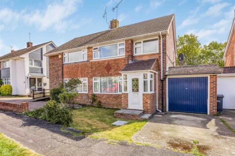 138 Greenfield Crescent, Cowplain-Small-PorticoMar