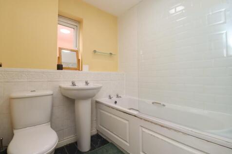 Bathroom.JPG