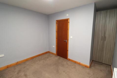 Bedroom one.JPG