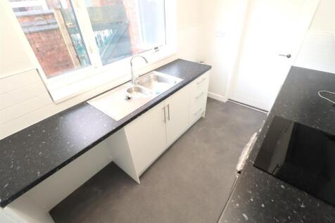 Kitchen1.JPG
