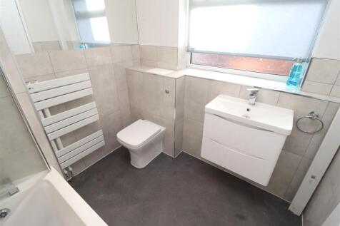 Bathroom one.JPG