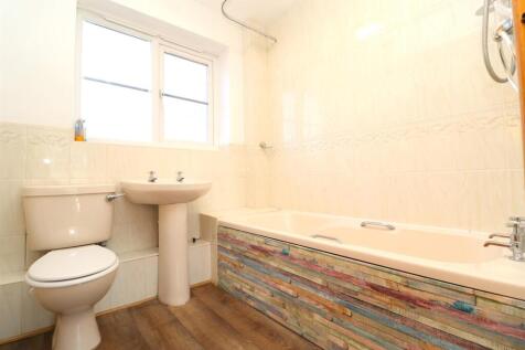 Bathroom.JPG