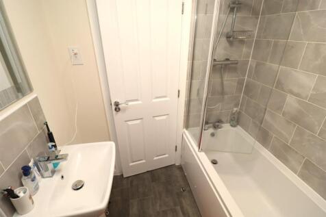 Bathroom1.JPG