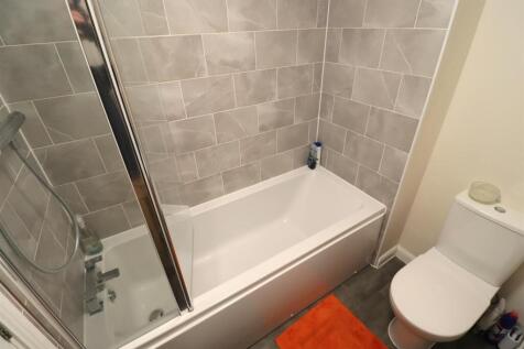 Bathroom.JPG