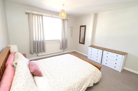 Bedroom one.JPG