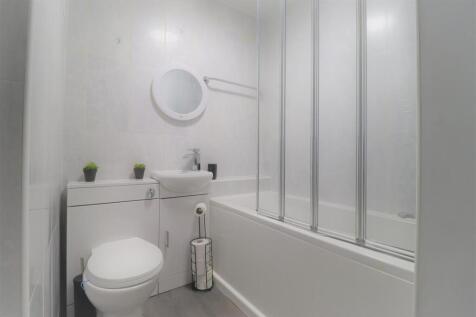 Downstairs bathroom.jpg