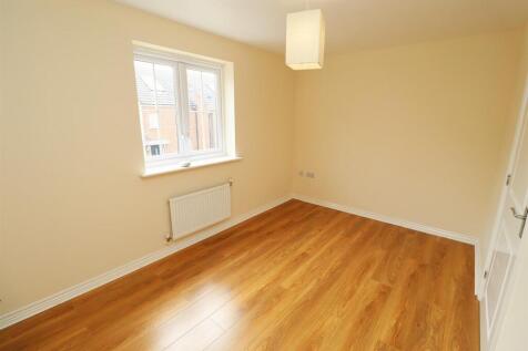 Bedroom 2.JPG