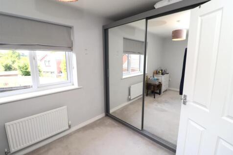 Bedroom two1.JPG