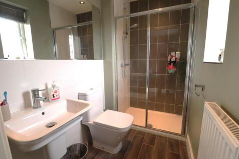 Bedroom two ensuite.JPG