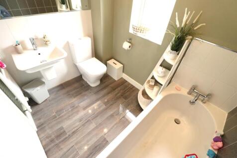 Family bathroom.JPG