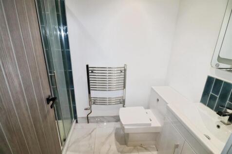 Ensuite two.jpg