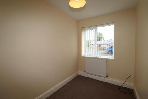 Bedroom 2.JPG