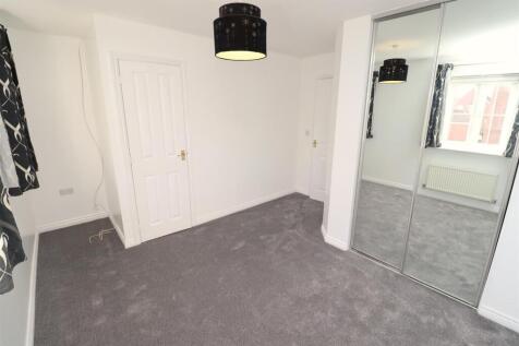 Bedroom one1.JPG