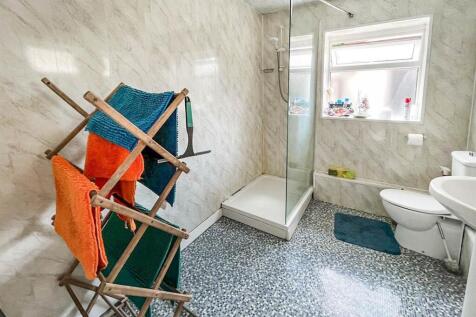 Communal Shower Room