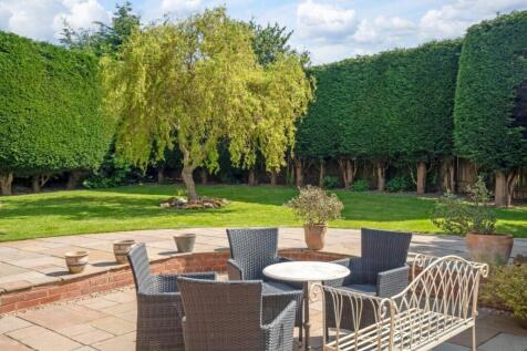 Garden from patio.jpg