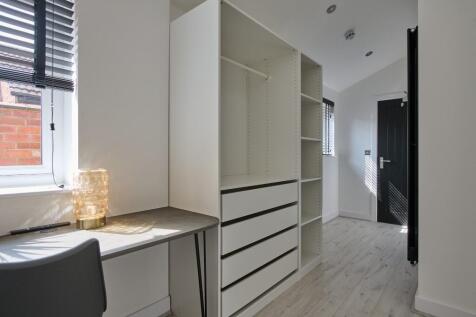 ROOM 2