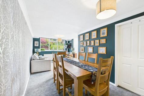 Living/Dining Area