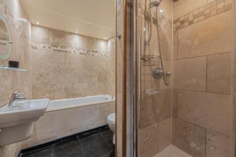 Mezzanine En Suite